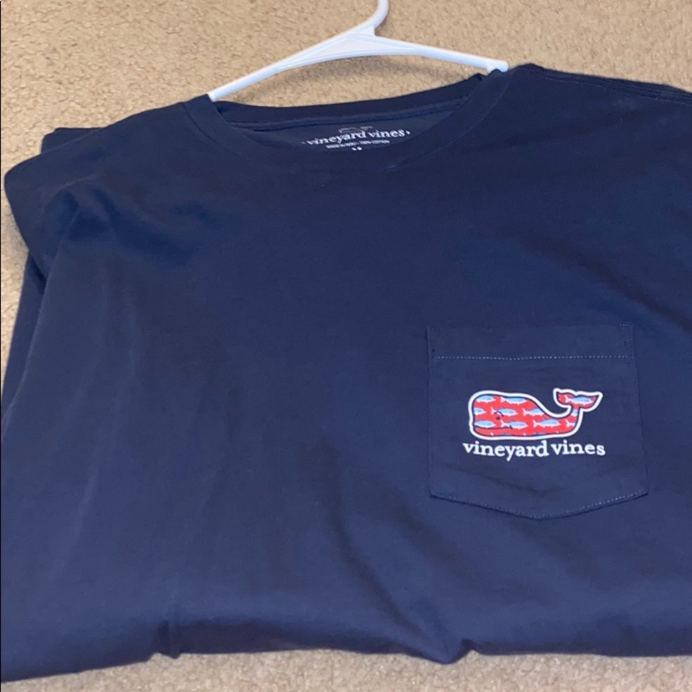 Vineyard vines tee